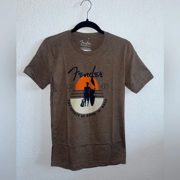 FENDER Brown Sunset Spirit of Rock n Roll Surfboard T-Shirt
Unisex NWT - Picture 2 of 6